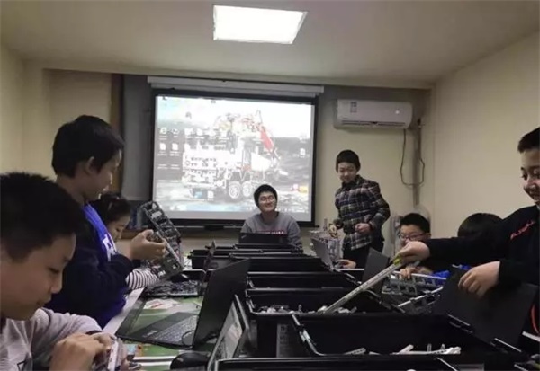 達內(nèi)童程童美202018年FLL工程挑戰(zhàn)賽集訓(xùn)火熱進行中！