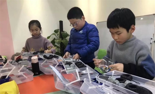 全國青少年機器人技術(shù)等級考試圓滿收官，童程童美學員再創(chuàng)佳績！
