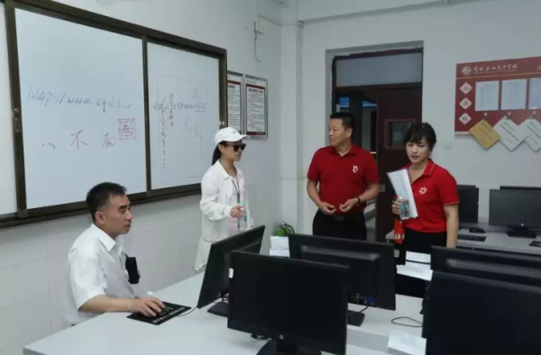 童程童美深入重慶貧困縣，捐贈百萬助力編程教育發展！
